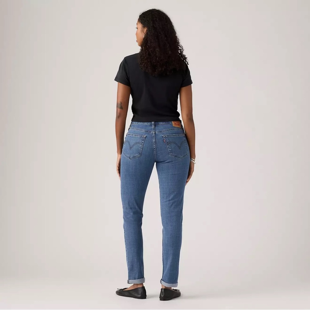 ✨ NWT Levi’s Boyfriend Mid Rise Jeans — Lapis Gem Medium Wash 30 x 27 - Picture 2 of 9